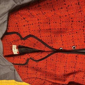 Size 12 Red Le Suit Channel weave jacket & skirt with matching piping. Near New